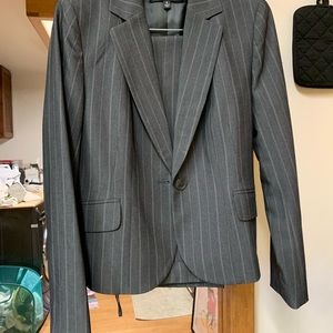 Pin stripe Nine West  Suit size 4 dress clothes